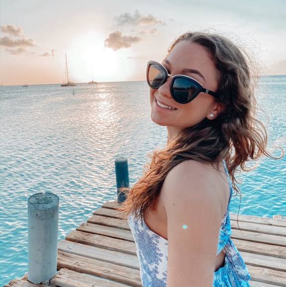 Meet your Posher, Juliana - Picture 1 of 1